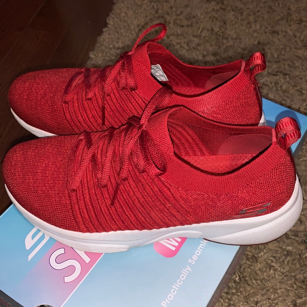 Sketchers Air Cooled Memory Foam Sneakers